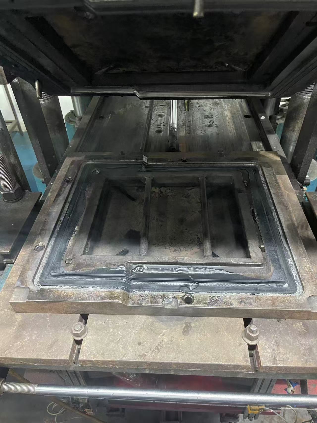 Stiamo producendo l'anello di tenuta in gomma