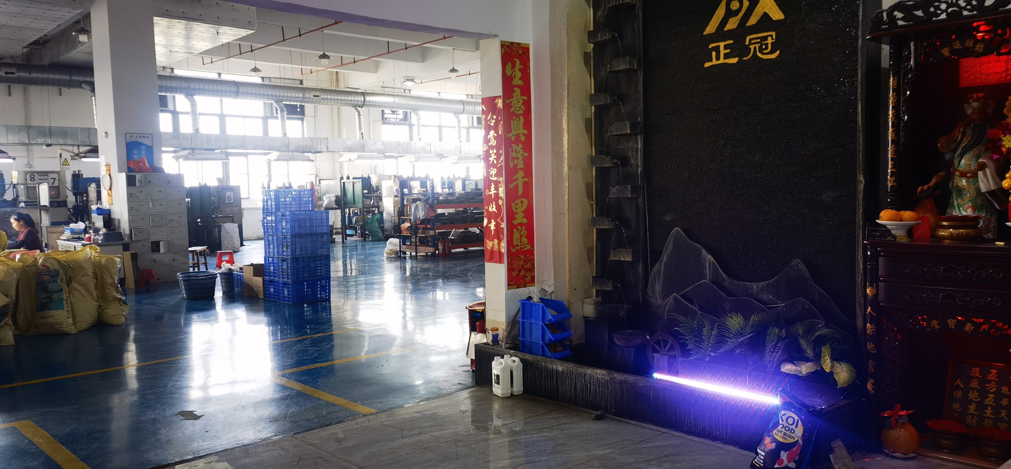 Precisione di artigianato: una giornata nella vita di un hub di produzione di gomma e silicone Zhengguan