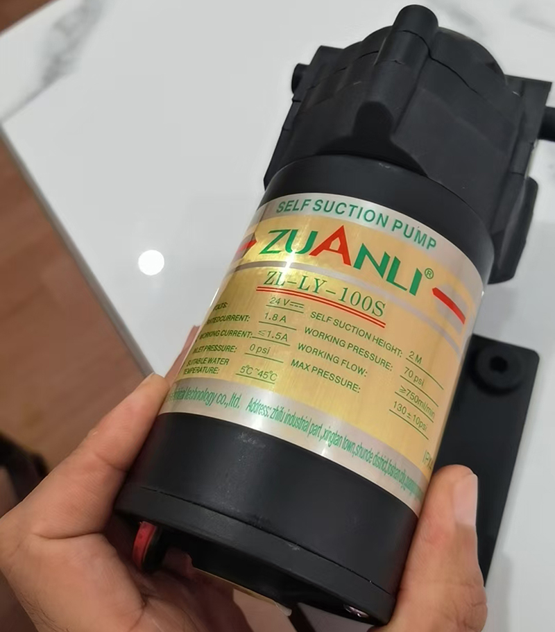Pompa booster ad alta pressione da 100 GPD per sistemi di osmosi inversa-prestazioni affidabili ed efficienti!