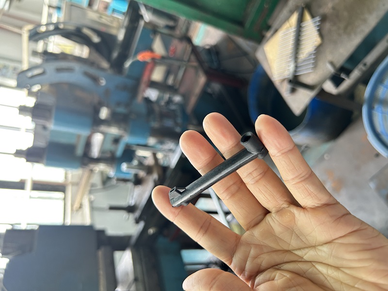 Tubo di scarico ad alta temperatura EPDM per applicazioni automobilistiche