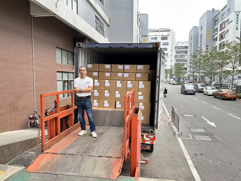 Esporta un container di parti ro in Vietnam.