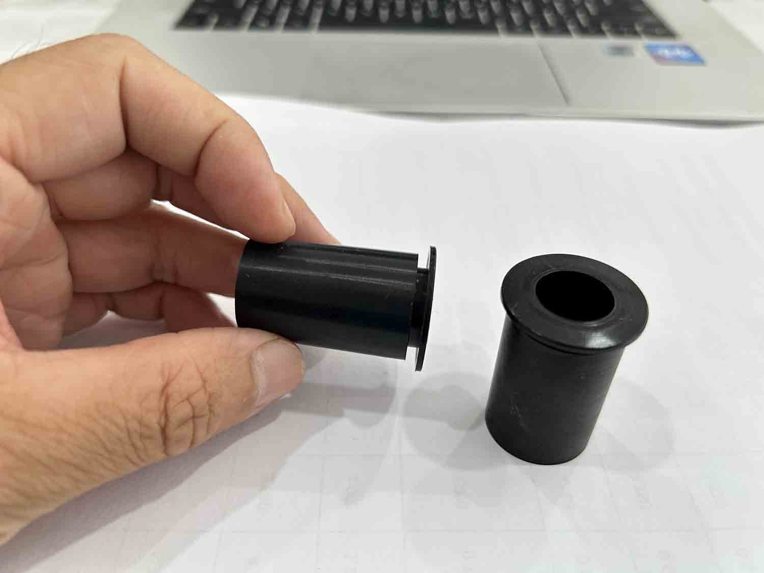 Staffa di silicone radar personalizzato | 50 Shore A, resistente alle intemperie e ai raggi UV